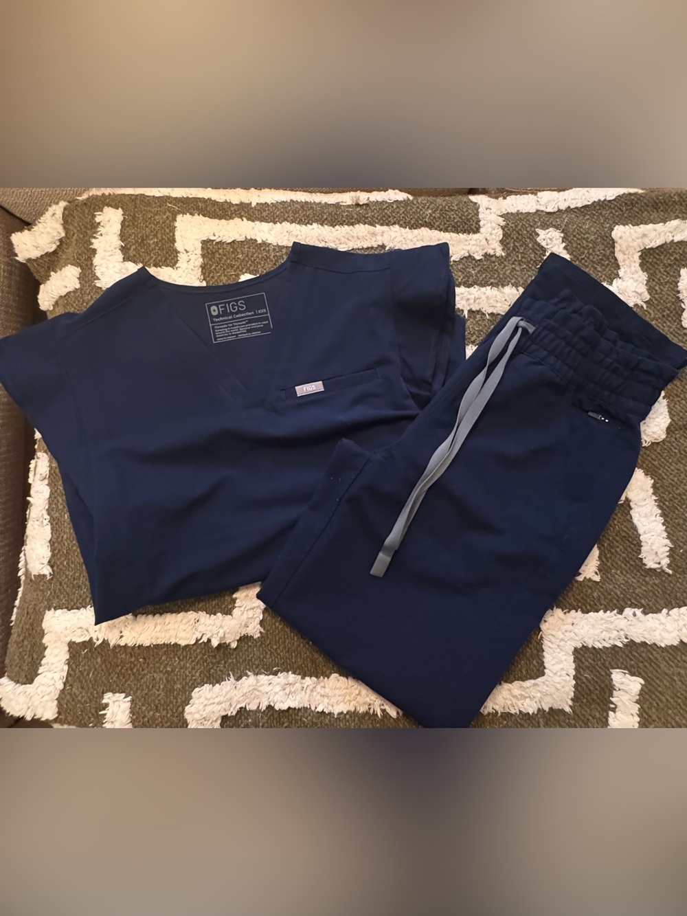 Figs Navy V-Neck Scrub Top and Drawstring Pants